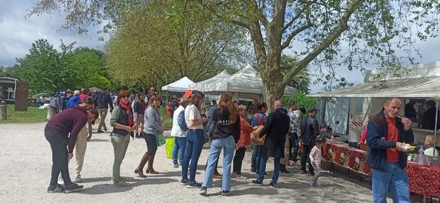 vide grenier mai 2023 (3).jpg